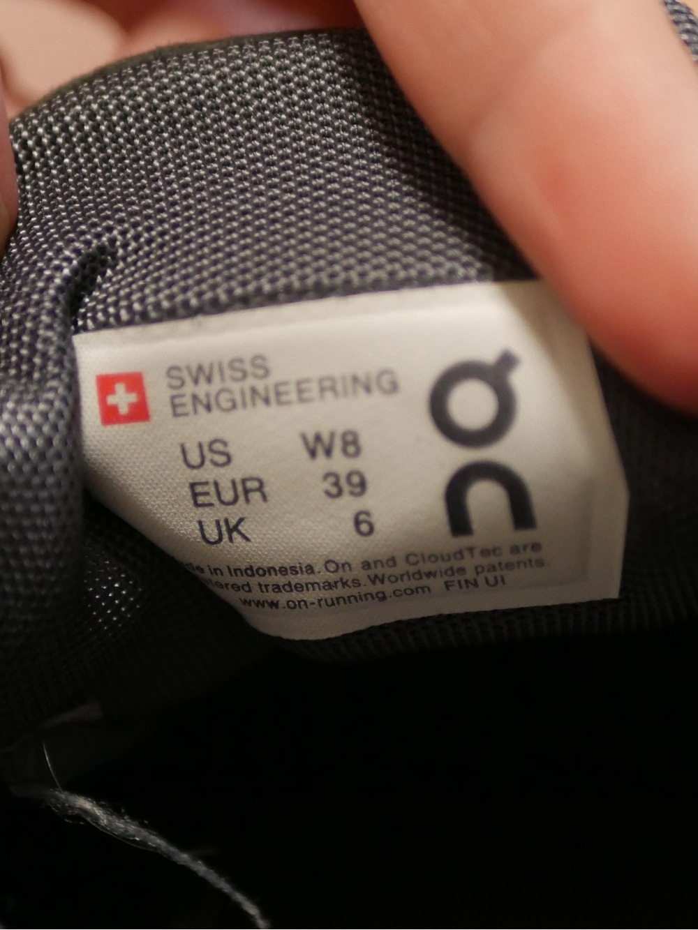 On cloud Running Black Athletic Running Shoes - Picture 12 of 12